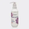 1-seranza-body-lotion-lavender لوسیون بدن لاوندر سرانزا یک نرم کننده، ترمیم کننده و ضد استرس بسیار قوی برای انواع پوست بوده که با لایسنس کمپانی ووسین کازمتیک کره جنوبی تولید می شود. این لوسیون با غلظت بالایی از عصاره لاوندر (اسطوخودوس)، پوست را کاملا نرم و لطیف کرده و عمیقا آن را تغذیه و مرطوب می کند.