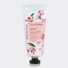 1-farm-stay-chery-blossom-hanf-cream کرم دست شکوفه گیلاس فارم استی